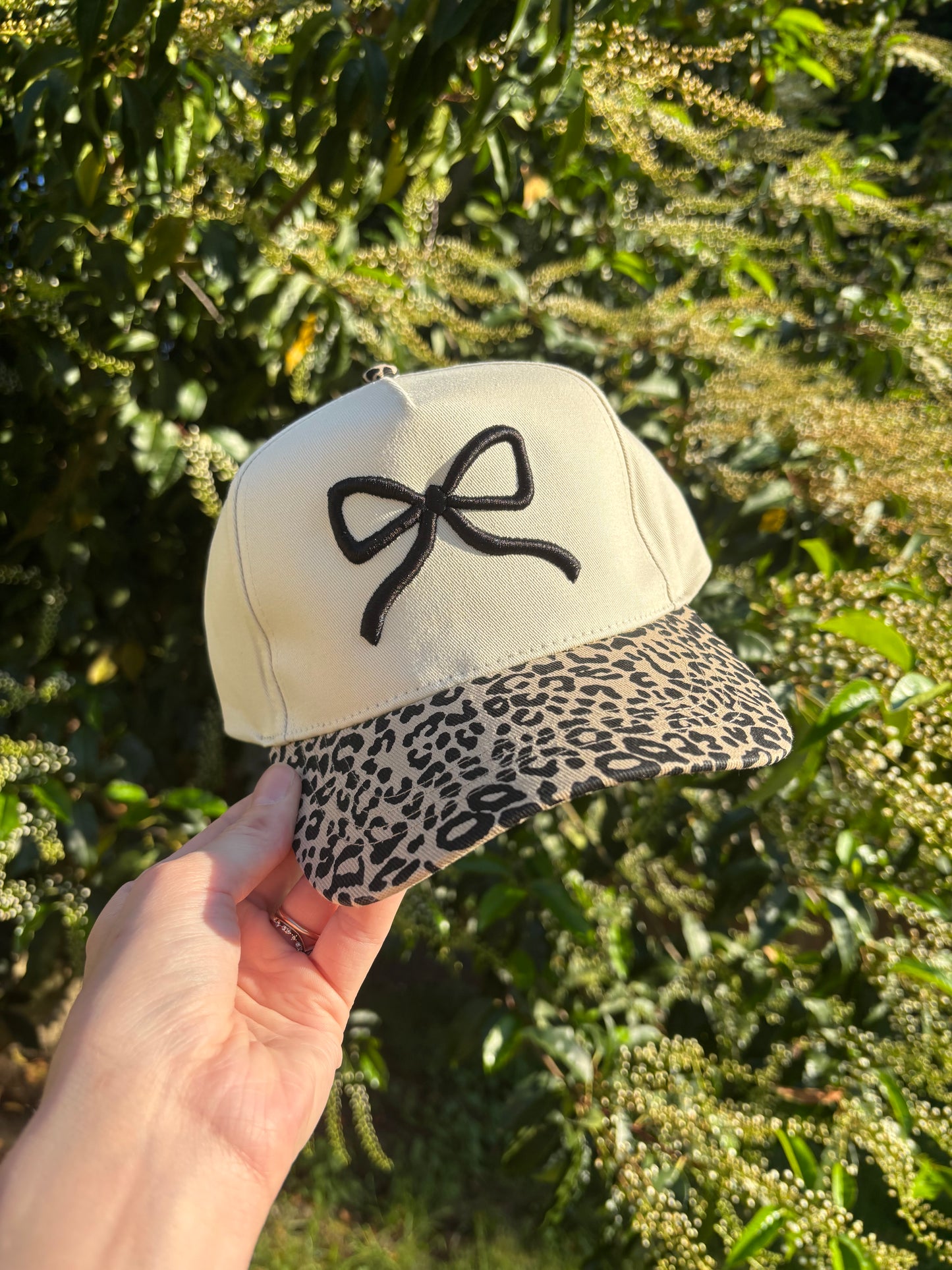 Puff bow hat