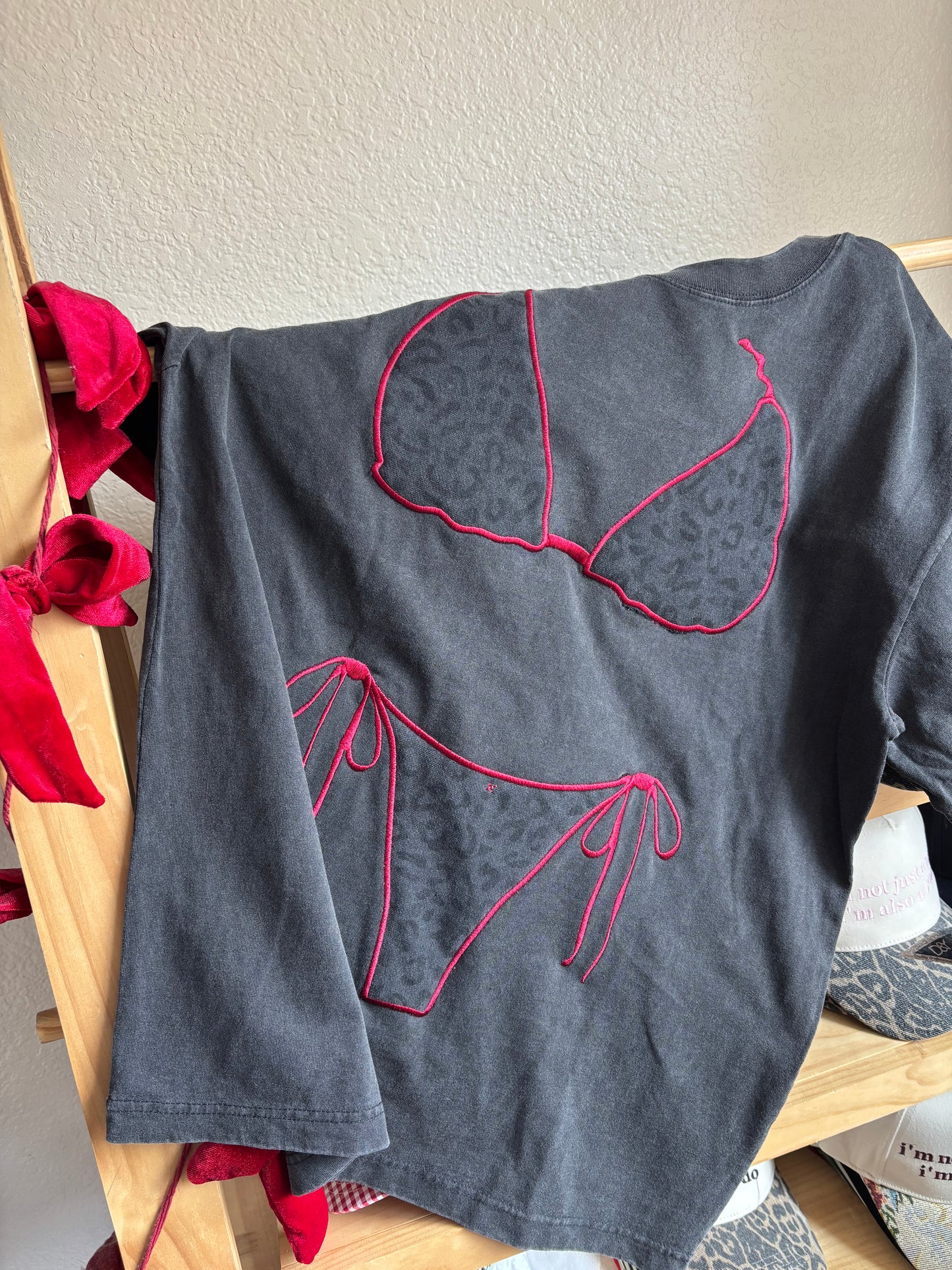 Bikini embroidered tee